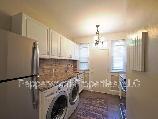 Building Photo - 542 Palmetto St