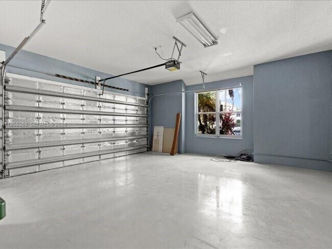 Building Photo - 1819 Mariners Ln