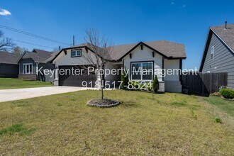 Building Photo - 3 Bed | 2 Bath in Broken Arrow!