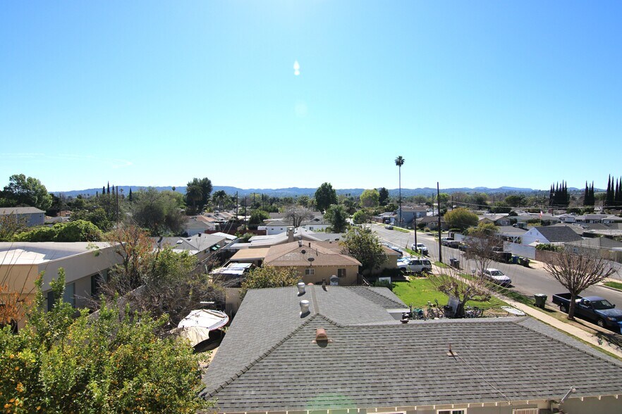 Valley view - 19350 Sherman Way