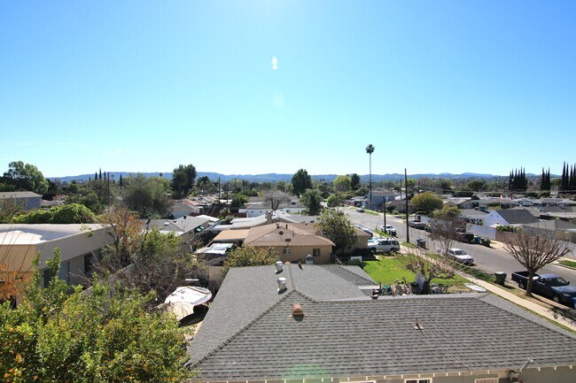 Valley view - 19350 Sherman Way