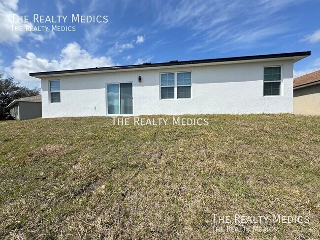 Building Photo - 310 Dogfish Way