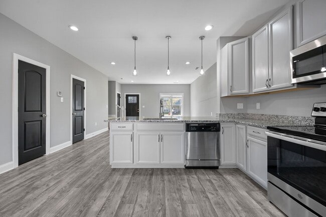 Building Photo - 3 Bedroom Townhome in Campbell County