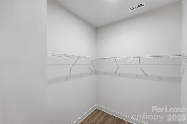 Building Photo - 645 Brookwood St
