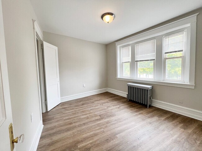 Building Photo - 193-197 E Lancaster Ave