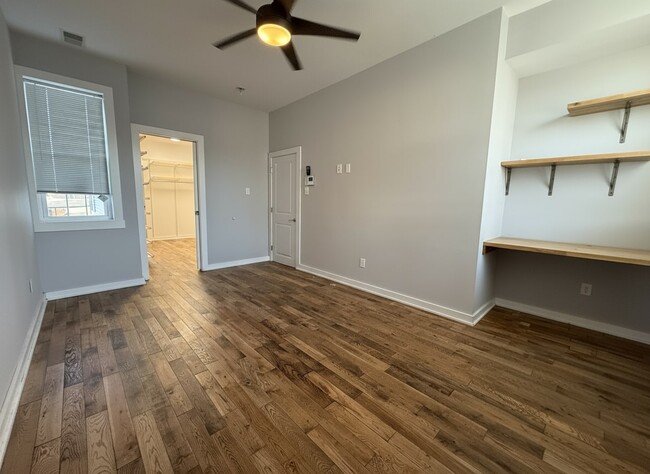 Building Photo - 2529 Grays Ferry Ave