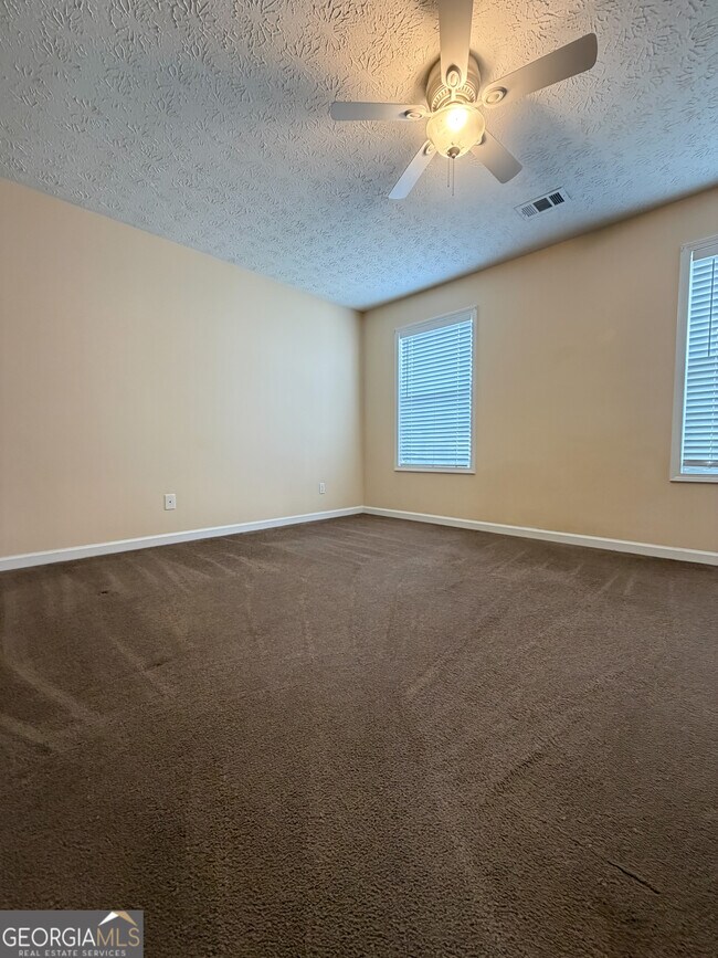 Building Photo - 2711 Highland Ridge NW