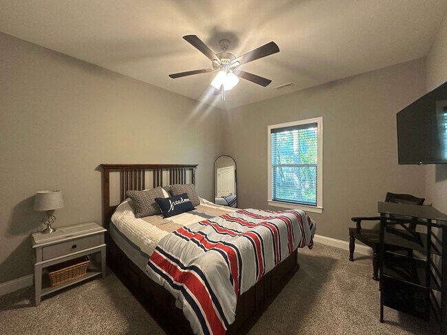 Building Photo - 225 Winding Creek Way