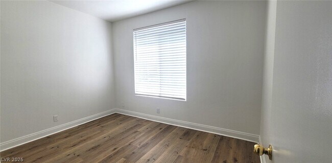 Building Photo - 2201 Ramsgate Dr