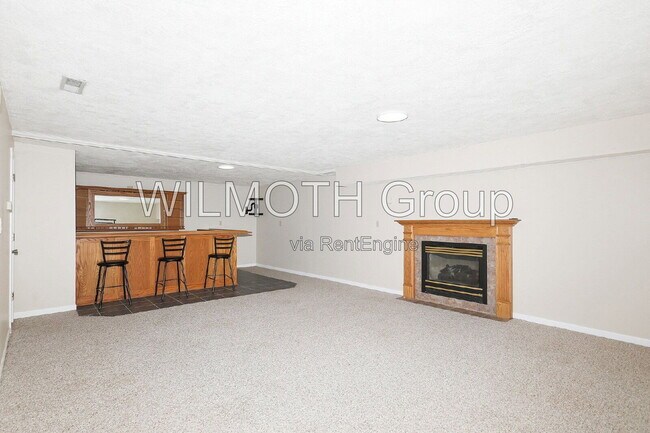 Building Photo - 9224 Oak Knoll Ln