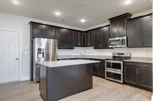 Building Photo - 4240 Broad Hill Dr
