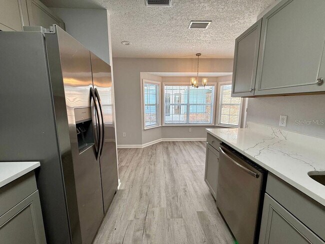 Building Photo - 2410 S Glen Eagles Dr