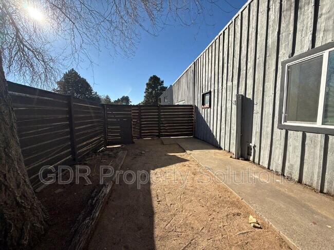 Building Photo - 3209 Burton Ave SE