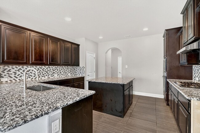 Building Photo - 1012 Summer Ln