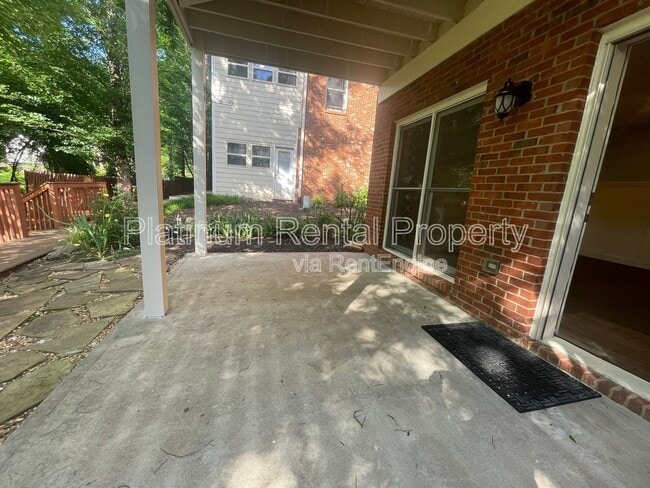 Building Photo - 1460 Wembley Ct NE