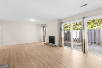 Building Photo - 510 E Ponce de Leon Ave