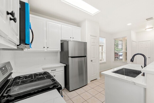 Building Photo - 8710 Thistlemoor Ln