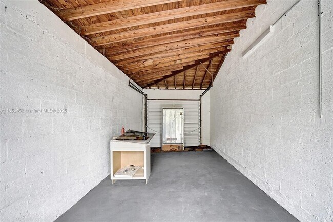 Building Photo - 510 N 24th Ave