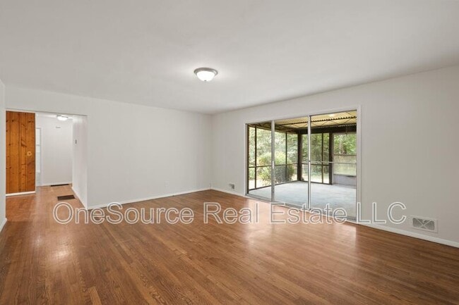 Building Photo - 5070 Crowe Dr SE