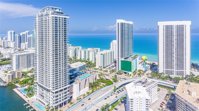 Building Photo - 4010 S Ocean Dr