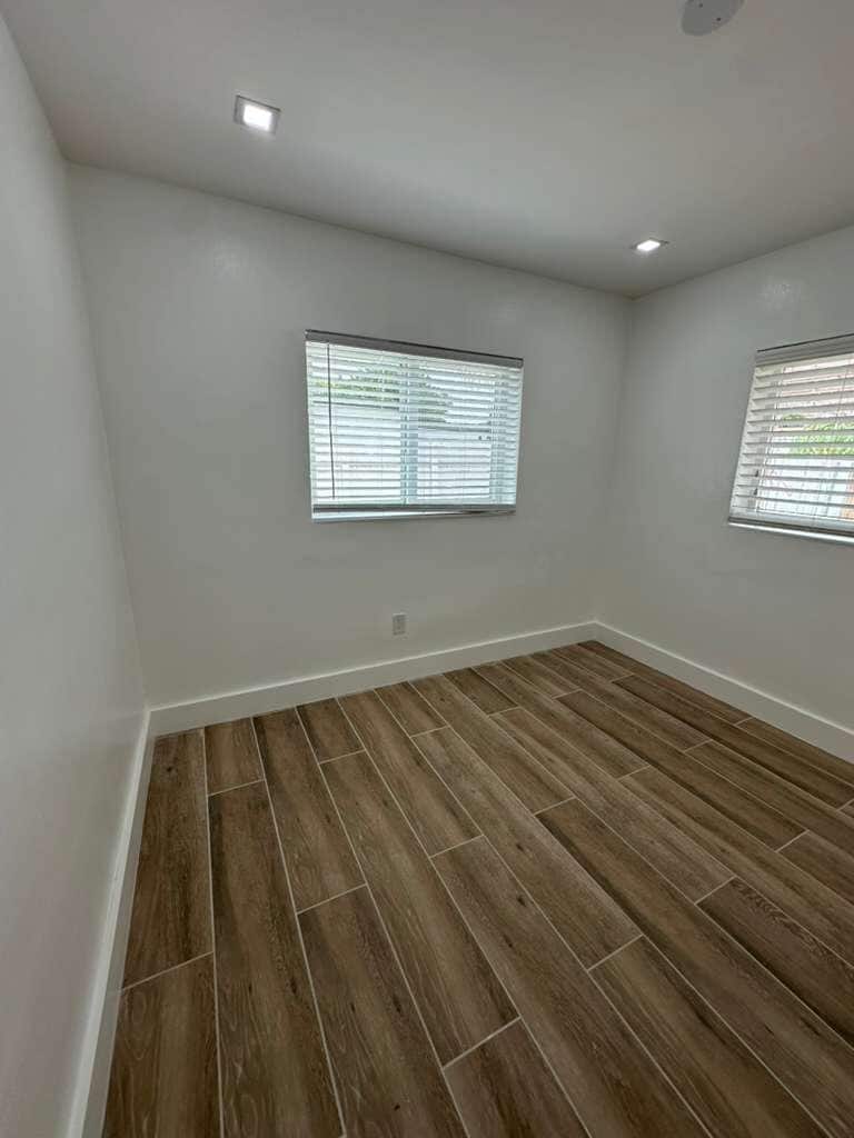 Building Photo - 14510 SW 105th Ave