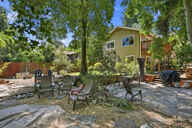 Building Photo - Beautiful Spacious 3-bedroom 2-Bath in Oakland!