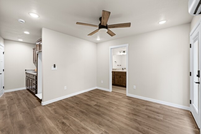 Building Photo - 7857 Houston Lp