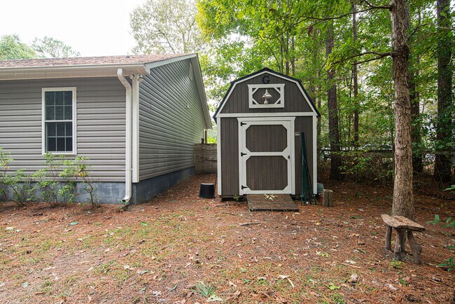 Building Photo - 174 Live Oak Dr