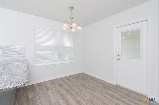 Building Photo - 6910 Catherine Dr