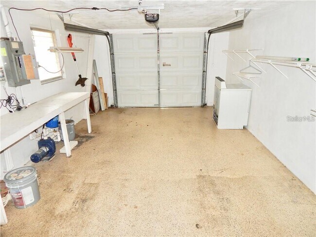 Building Photo - 5702 Moog Rd