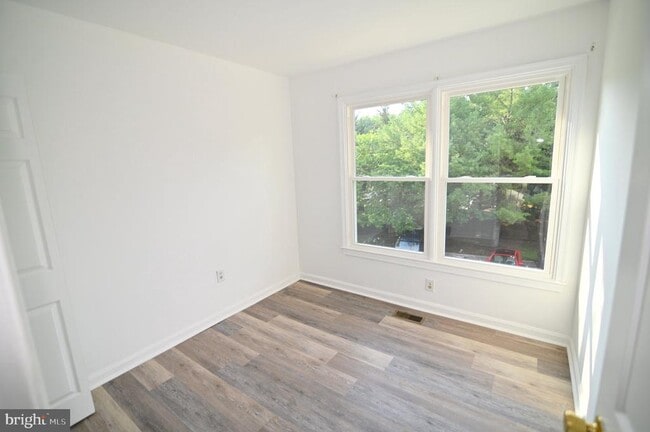 Building Photo - 3721 Edmond Way