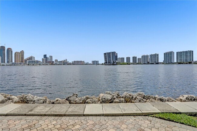 Building Photo - 3530 Mystic Pointe Dr