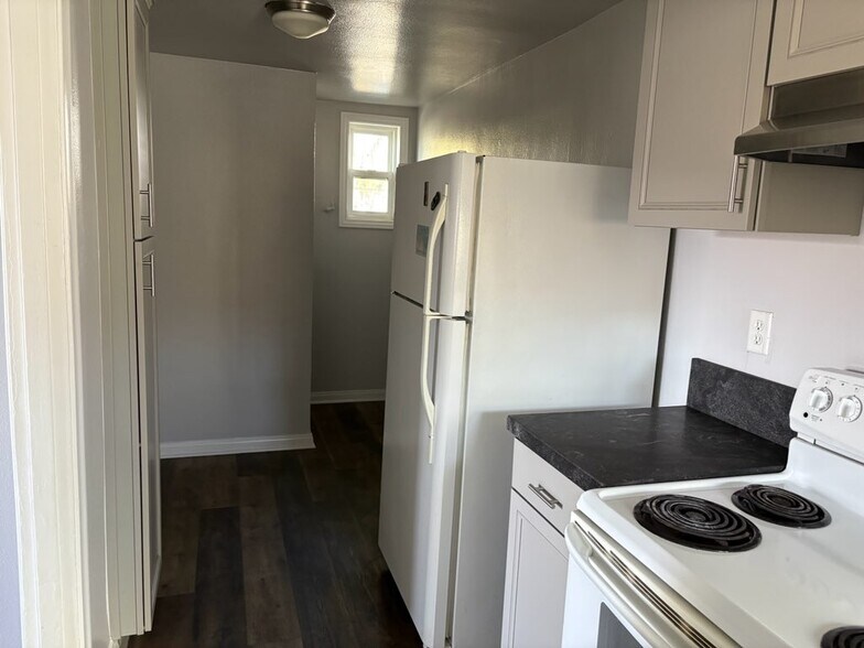 Building Photo - 7957 Church Ave