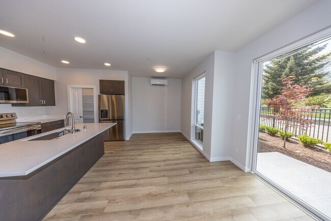Building Photo - BRAND NEW - Reserve Street Lofts - Gated - Free Month & Free xfinity internet!