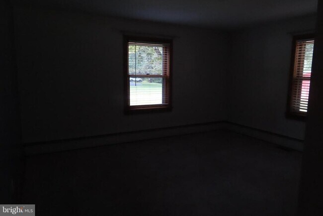 Building Photo - 14109 Buchanan Trail W