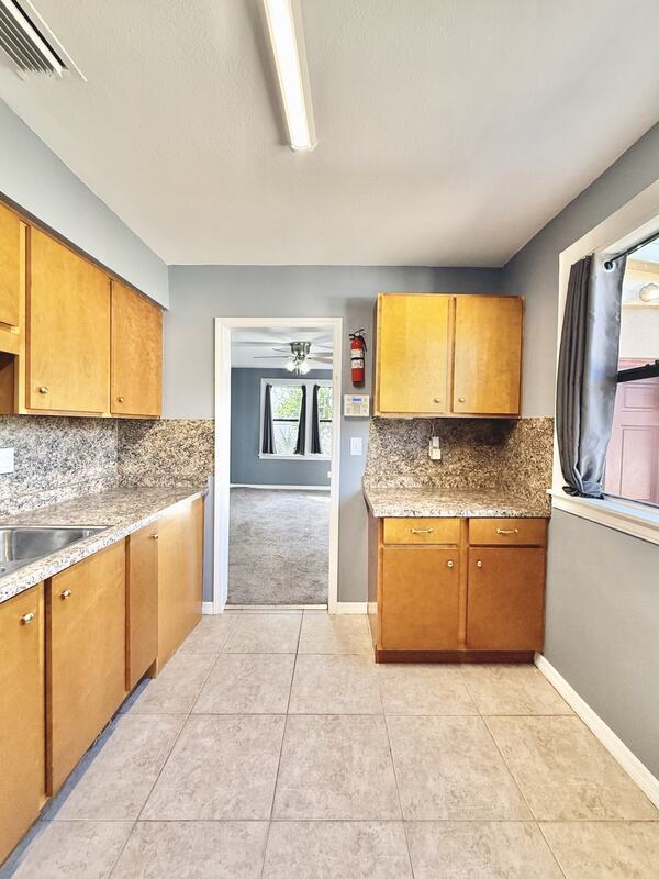 Building Photo - 1828 20th Ave S