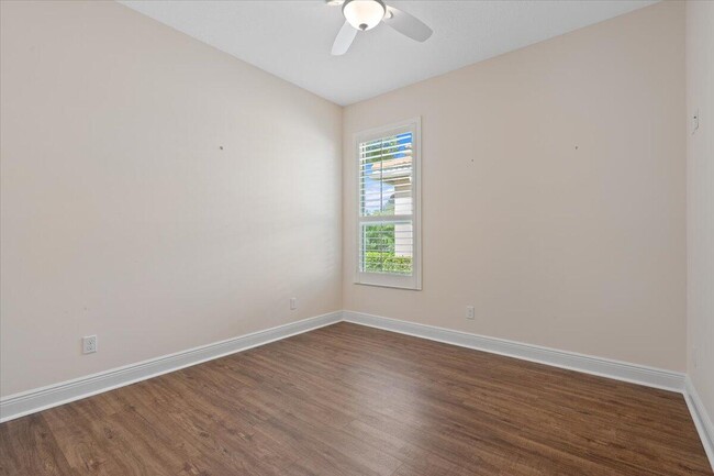 Building Photo - 10017 SW Oak Tree Cir