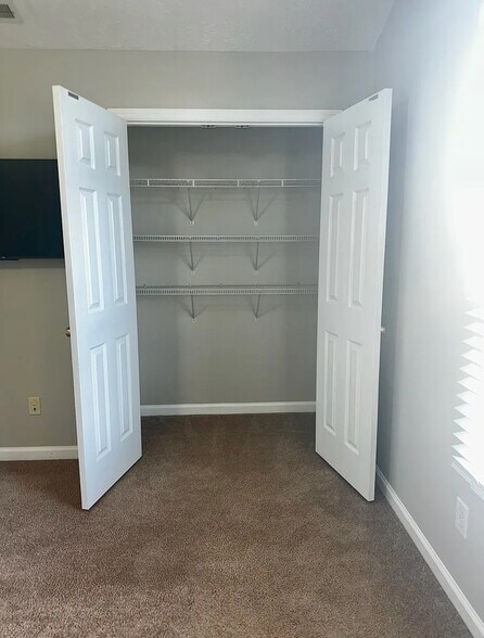 Building Photo - 360 Bubble Creek Ct