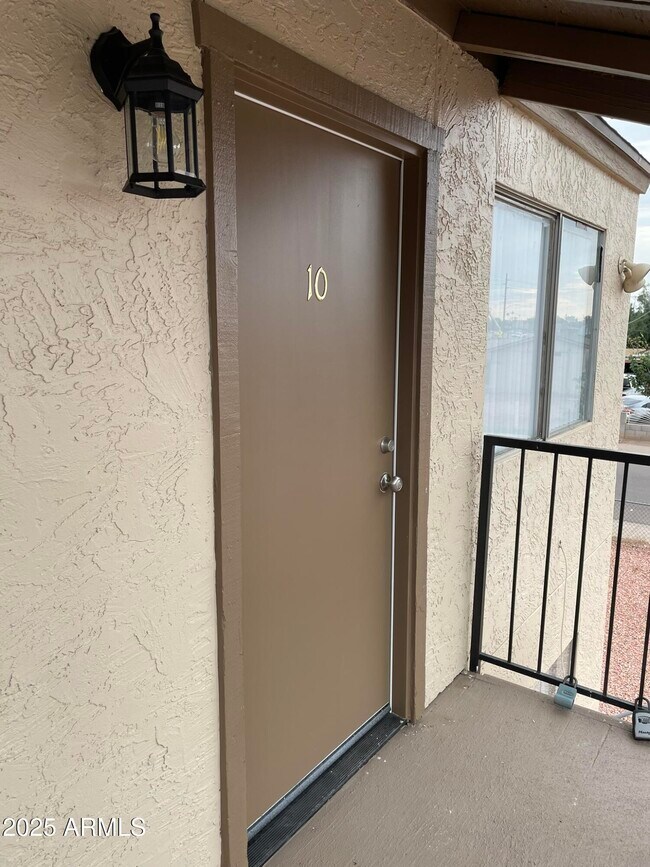 Building Photo - 1002 North 25th Pl