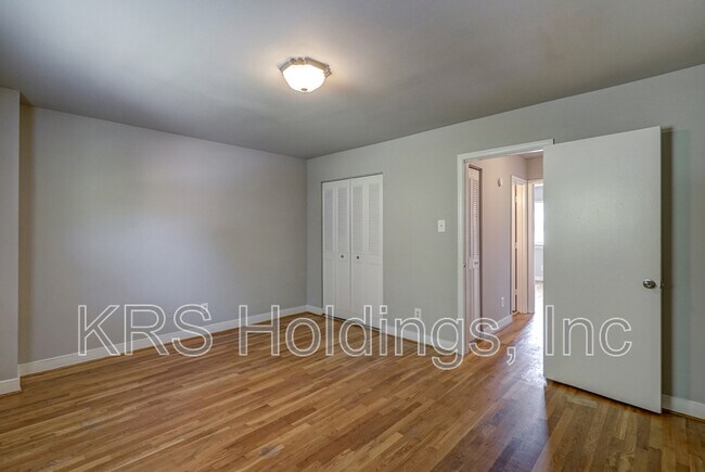 Building Photo - 5244 Goolsby Ct