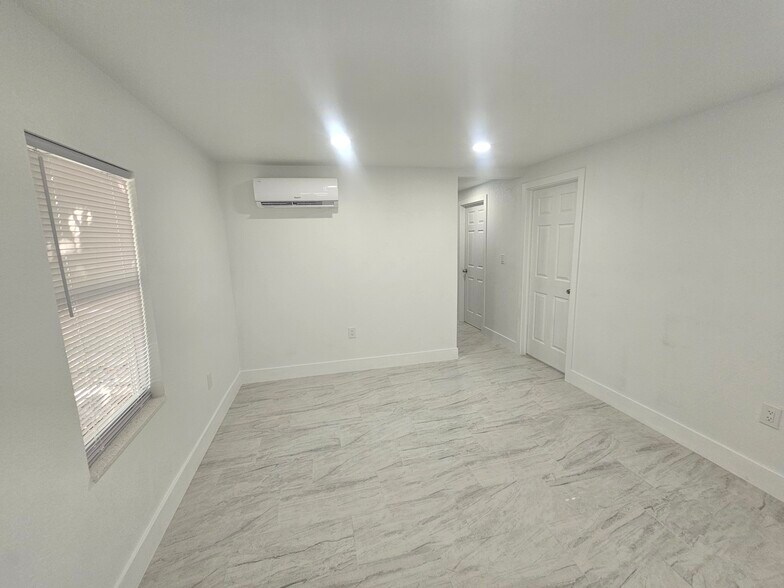Livingroom - 1915 NW 82nd St