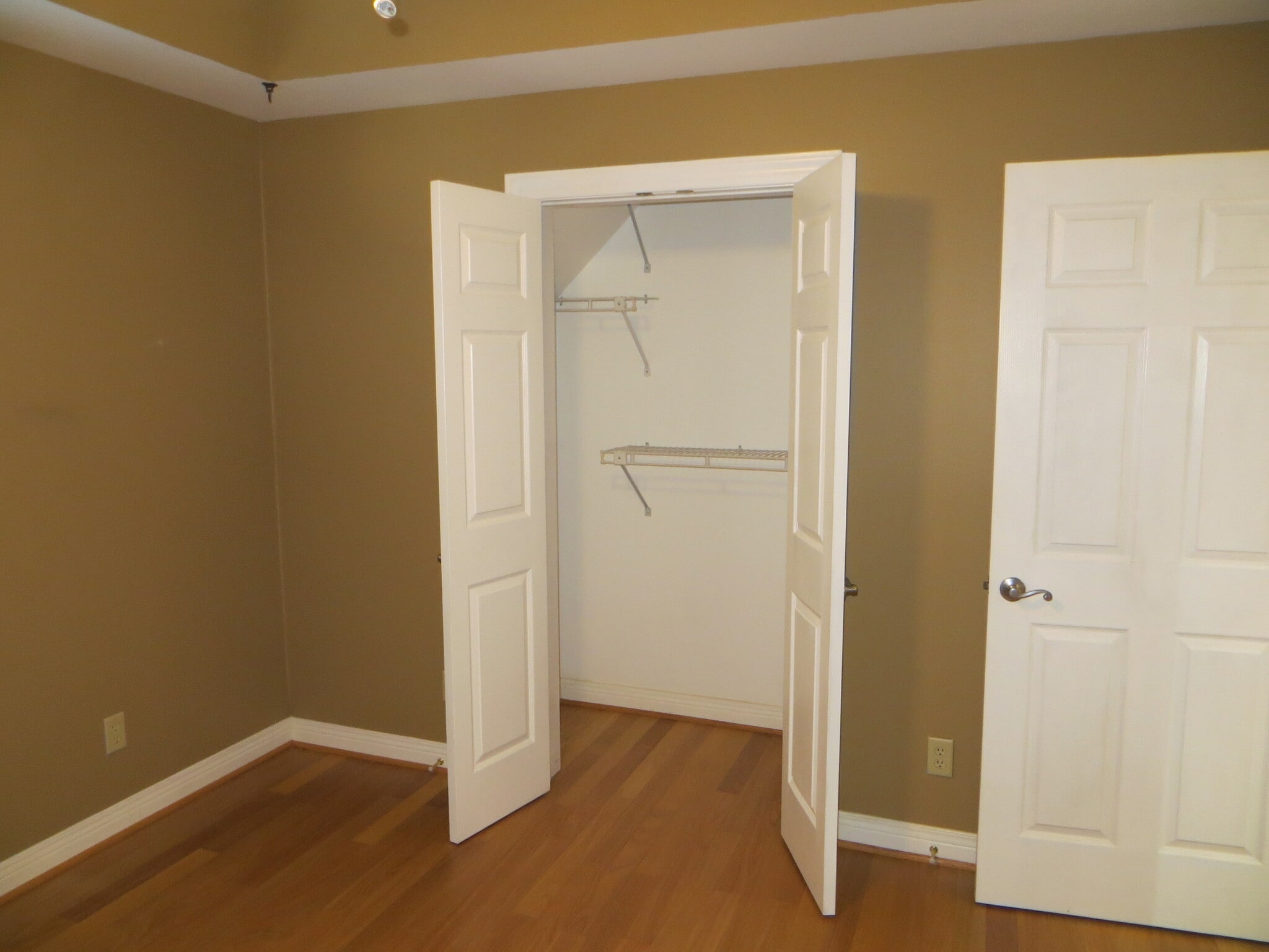 closet in office - 2115 Gladstone Ave