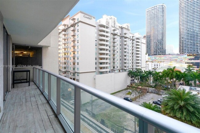 Building Photo - 1100 S Miami Ave