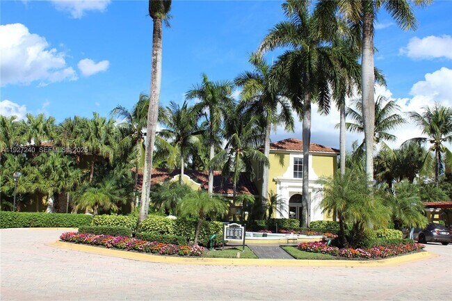 Building Photo - 2351 W Preserve Way