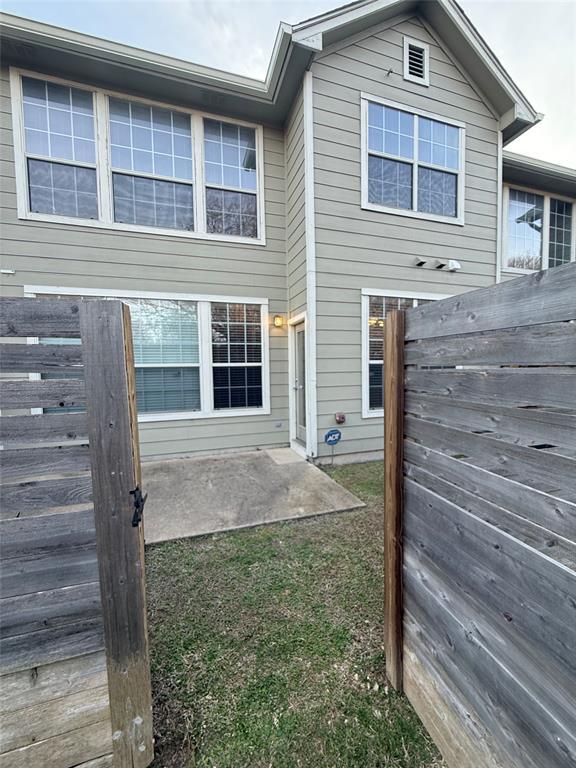 Building Photo - 2632 Century Park Blvd