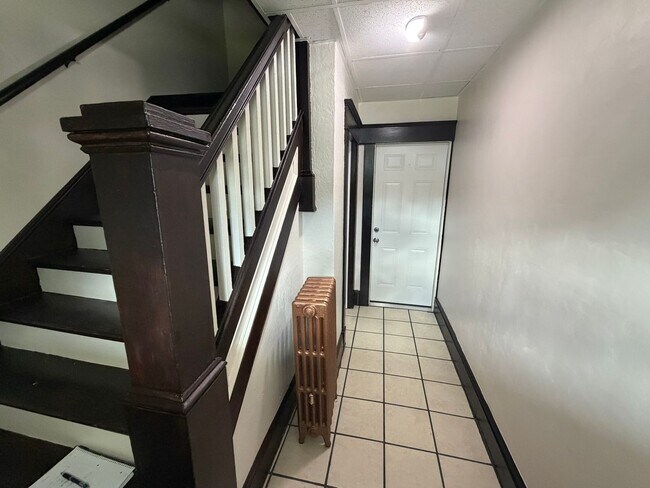 Building Photo - 37 Beauregard St