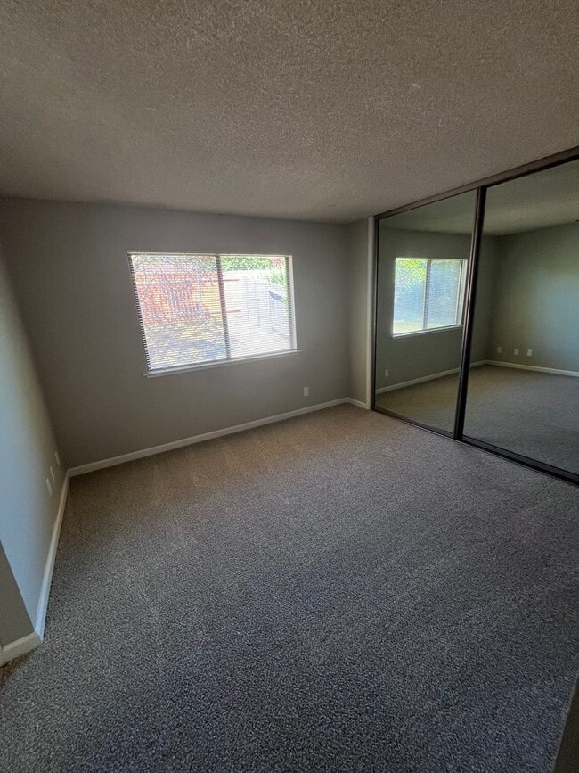 Building Photo - NICE UPDATED HOME IN CITRUS HEIGHTS!!