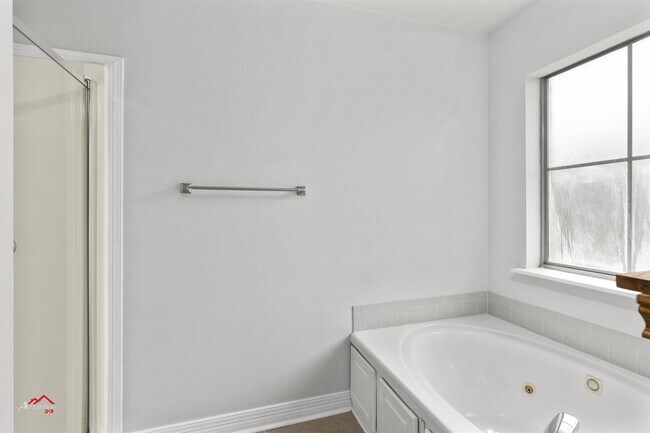 Building Photo - 2309 Tallgrass Cir