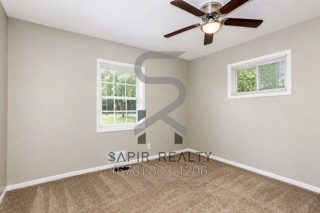Building Photo - 3539 Tulip Dr