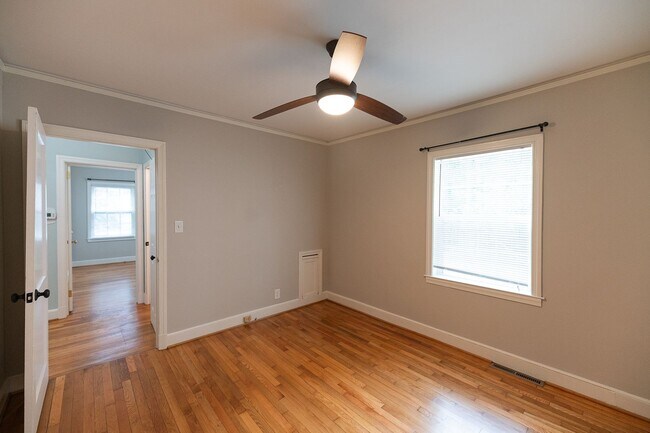 Building Photo - Lovely, Updated 3-Bedroom, 1-Bath Home in Greensboro w/ Fenced Yard